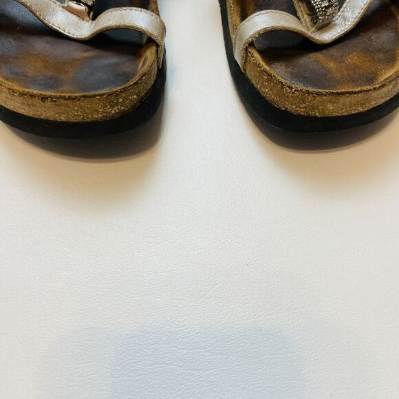 NAOT Malibu T-Strap Sandals Womens 38/US 7-7.5 Leather Adjustable Beaded Slides - Picture 2 of 8